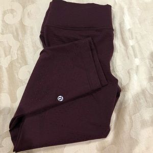 Maroon lululemon crop yoga pants